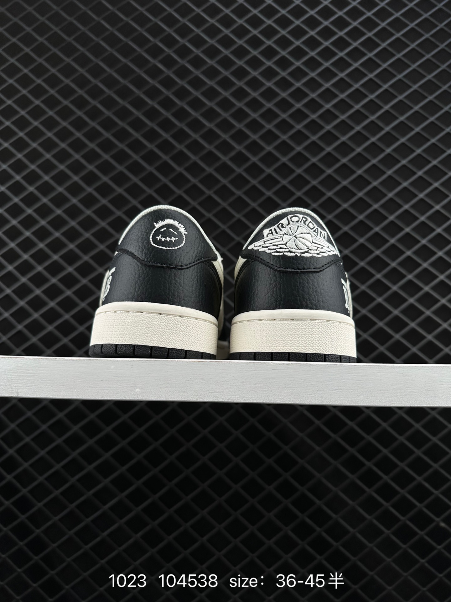 Travis Scott x Air Jordan 1 ” Reverse Mocha “